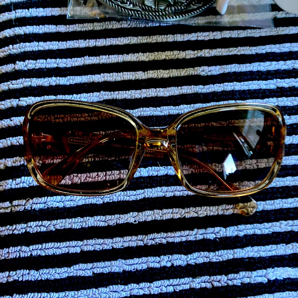 Coach honey beige sand color style #S2048 perfect worn lightly